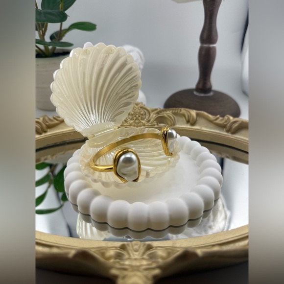 Baroque Pearl Cuff Bracelet – Stainless Steel PVD Gold Plated - Picture 9 of 10